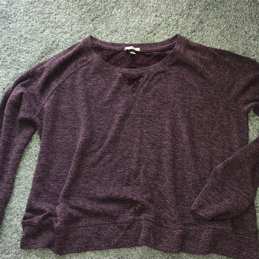 Victoria’s Secret cropped knit top w lace detail